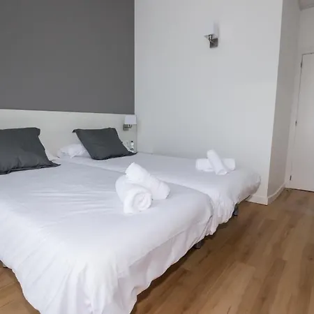 Πανσιόν Hostalin Gran Via 3*
