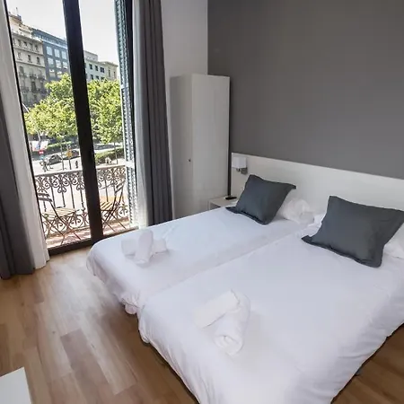 Hostalin Gran Via بيت ضيافة