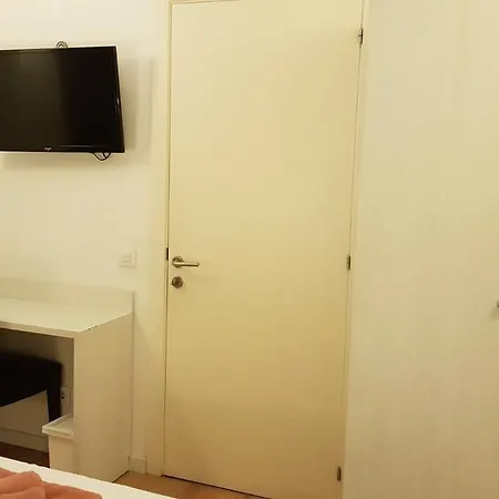Πανσιόν Hostalin Gran Via 3*