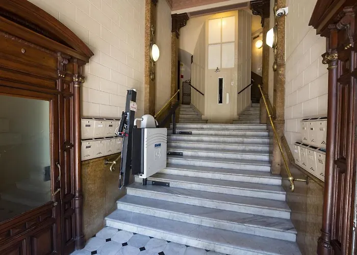 Hostalin Gran Via 4* Barcellona